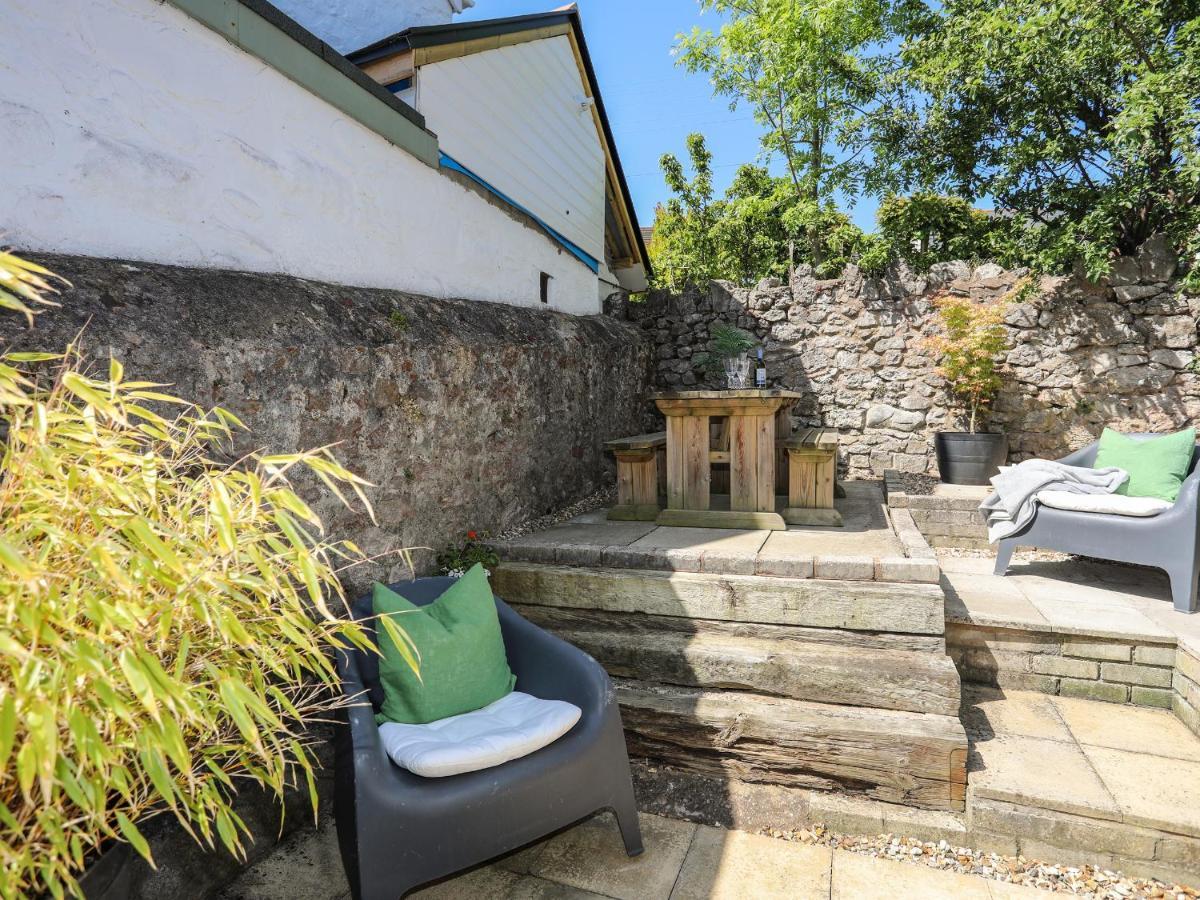 Villa Bryn Tirion - Penrhynside à Conwy Extérieur photo